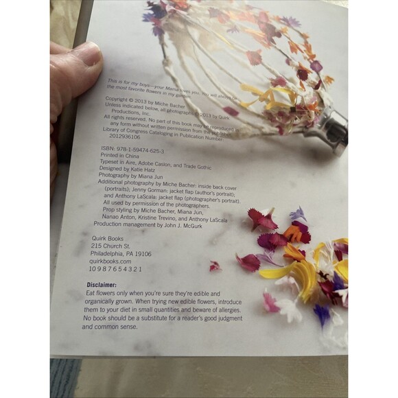 Cooking with Flowers : Sweet and Savory Recipes with Rose Petals, Lilacs,... - Picture 5 of 5